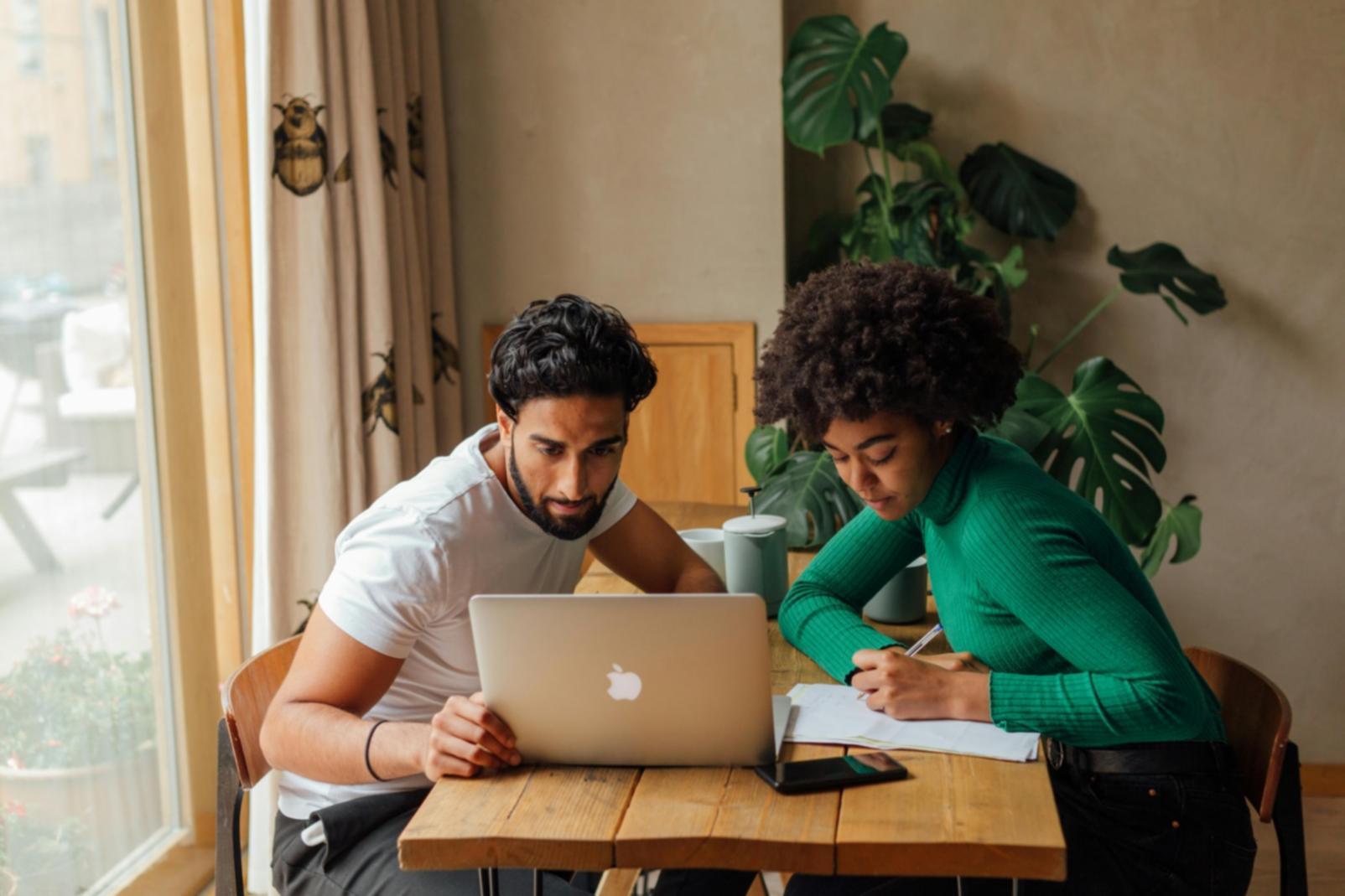 Séance de formation en planification financière avec participants